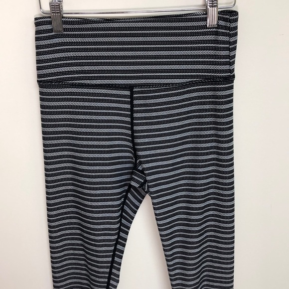 Zyia Active Aztec Adrenaline 7/8 Black White Size 4 - Picture 5 of 8